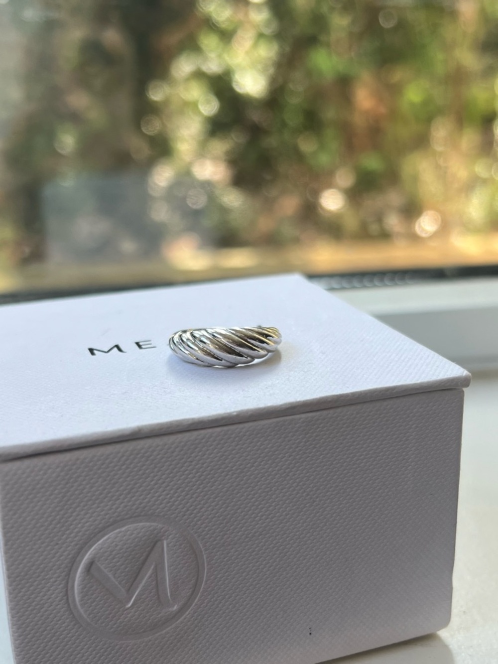 Mejuri Silver Croissant Ring - Picture 5 of 5